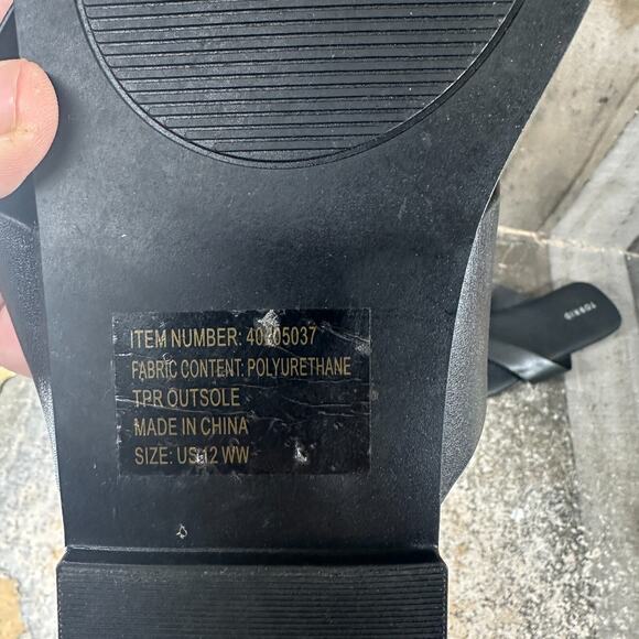 Torrid Square Toe Thong Cushioned Sandal Wide Width Black Women's 12WW - Picture 9 of 10